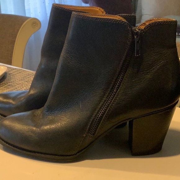 Soffi Bootie - Picture 2 of 12